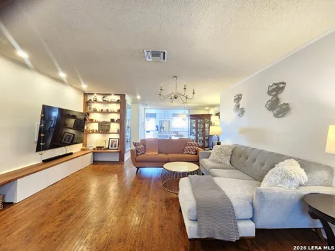 7738 Chambers #502