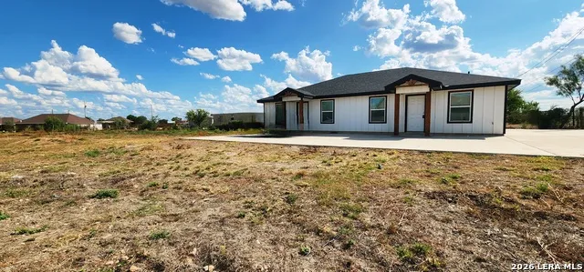 86 LOS SAUCES RD Eagle Pass, TX 78852