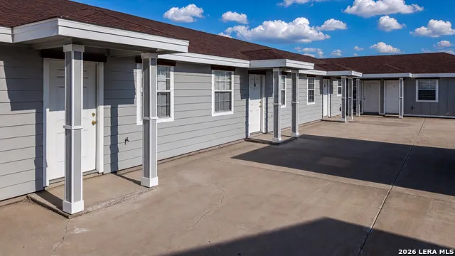 2872 Memorial Jr High Dr. Eagle Pass, TX 78852