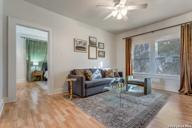 277 Post Ave San Antonio, TX 78215