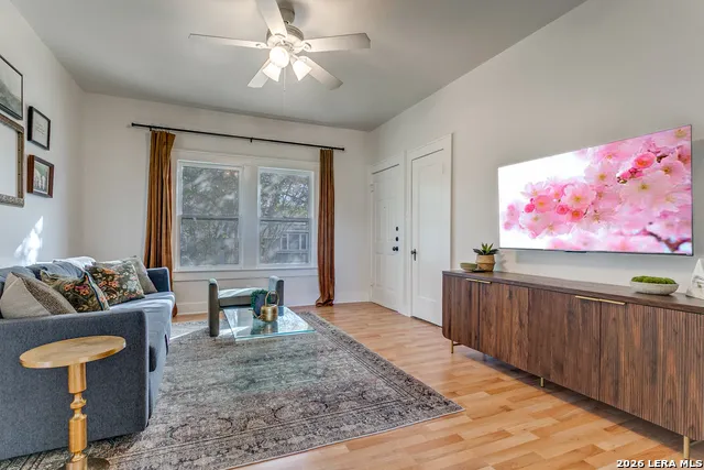277 Post Ave San Antonio, TX 78215