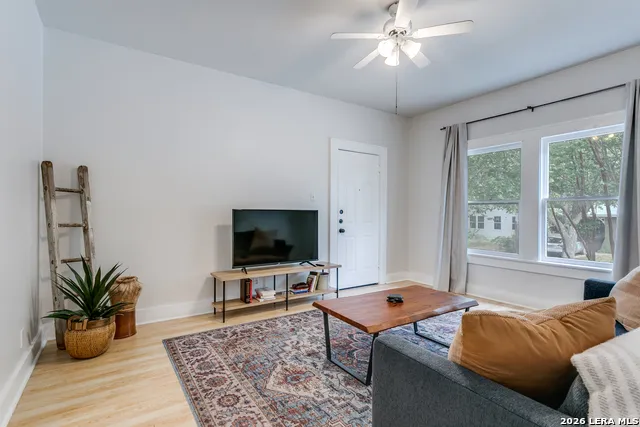 277 Post Ave San Antonio, TX 78215