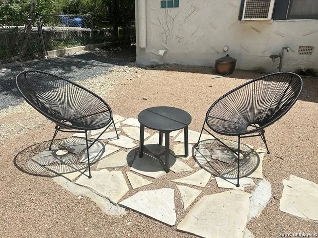 277 Post Ave San Antonio, TX 78215
