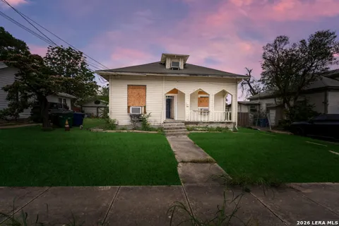 207 CORNELL AVE