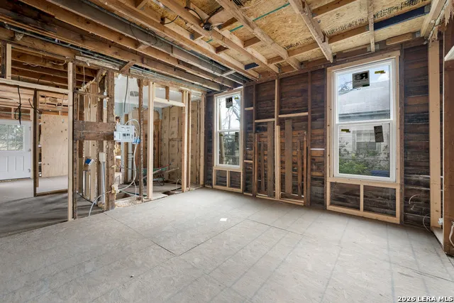 207 CORNELL AVE San Antonio, TX 78201