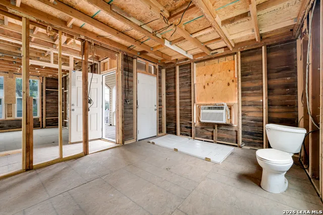 207 CORNELL AVE San Antonio, TX 78201