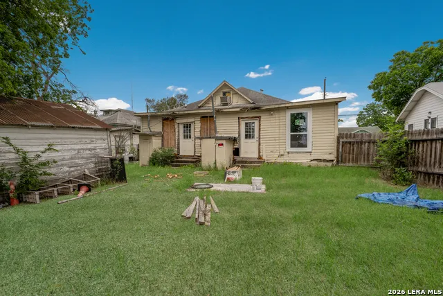 207 CORNELL AVE San Antonio, TX 78201