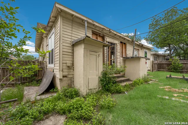 207 CORNELL AVE San Antonio, TX 78201