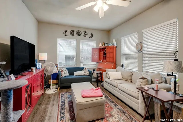 10436 MOUNTAIN VIEW DR San Antonio, TX 78251