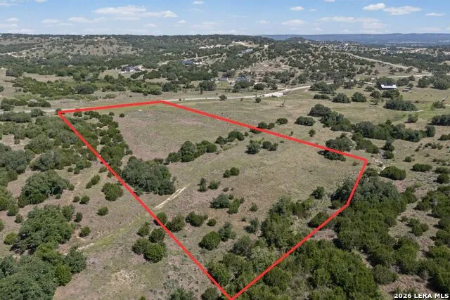 1495 Majestic Hills Dr Blanco, TX 78606