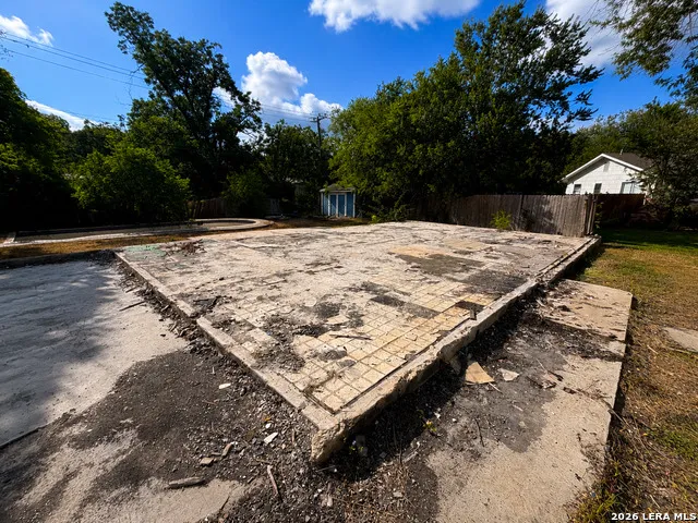 5042 FRANK BORMAN DR Kirby, TX 78219