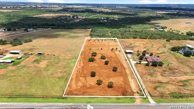 3046 State Highway 97W Floresville, TX 78114