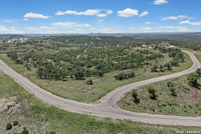 151 FALLING OAK DR Blanco, TX 78606