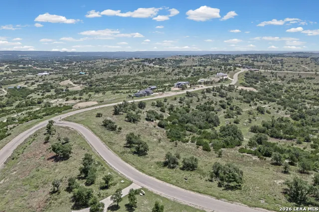 151 FALLING OAK DR Blanco, TX 78606