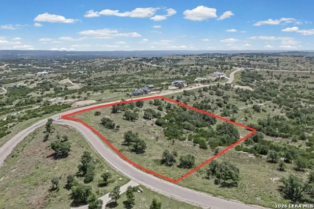 151 FALLING OAK DR Blanco, TX 78606