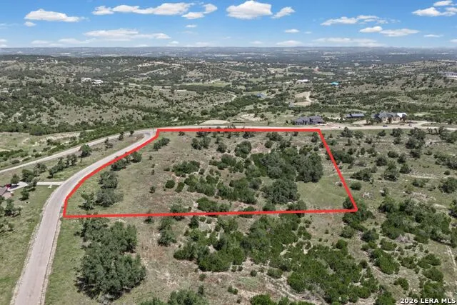 151 FALLING OAK DR Blanco, TX 78606
