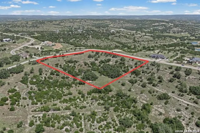 151 FALLING OAK DR Blanco, TX 78606