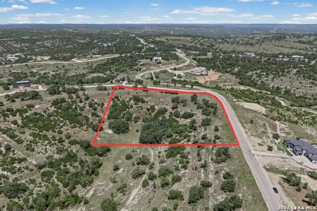 151 FALLING OAK DR Blanco, TX 78606