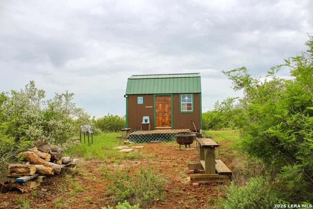 464 CR354 Charlotte, TX 78011
