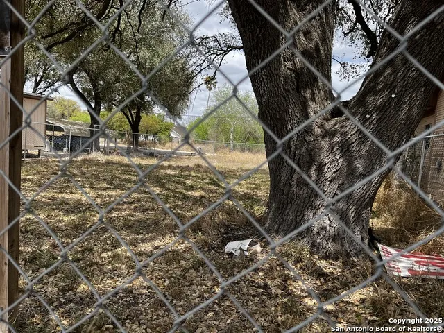 425 W Rice St Falfurrias, TX 78355