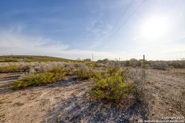 8686 us highway 90 Uvalde, TX 78801