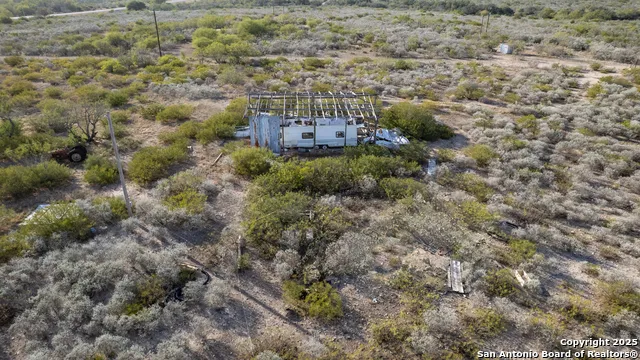 8686 us highway 90 Uvalde, TX 78801