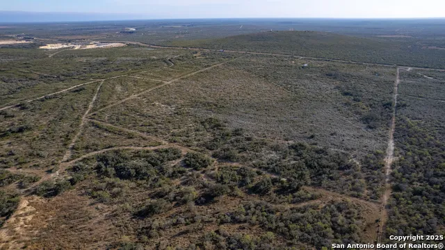 8686 us highway 90 Uvalde, TX 78801