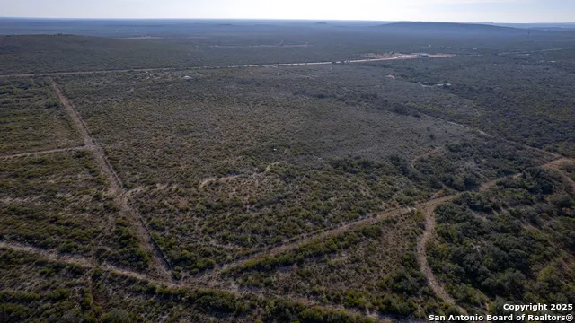 8686 us highway 90 Uvalde, TX 78801