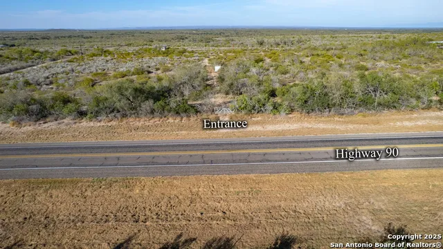 8686 us highway 90 Uvalde, TX 78801