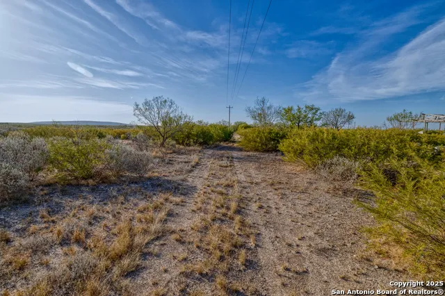 8686 us highway 90 Uvalde, TX 78801