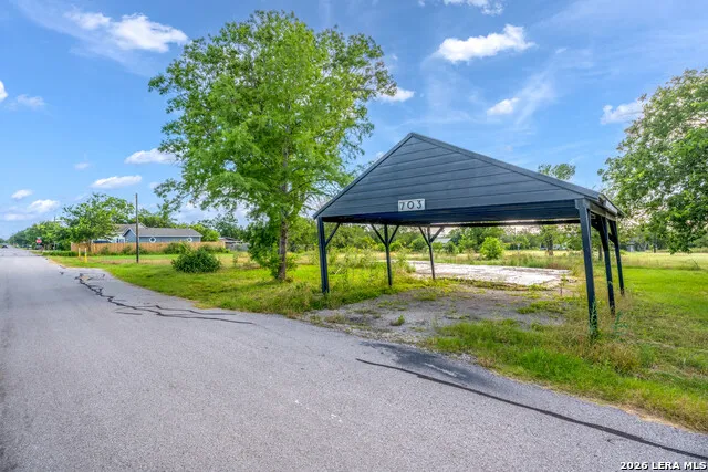 703 N Caldwell Manor, TX 78653