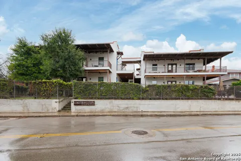 1542 ALAMO ST Unit 107