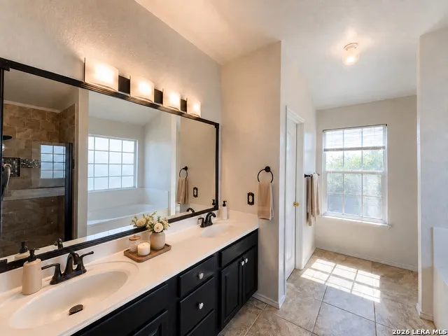 13358 Tusayan Universal City, TX 78148
