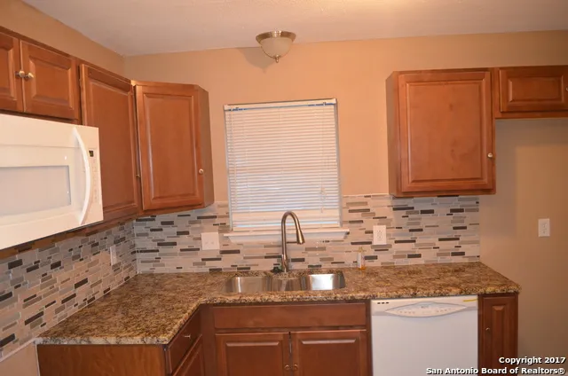 7401 Sage Oak St Live Oak, TX 78233