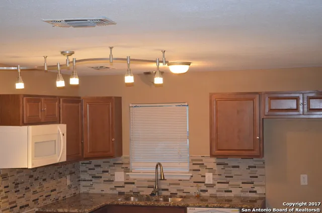 7401 Sage Oak St Live Oak, TX 78233