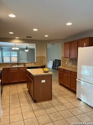 3613 STORM RDG Schertz, TX 78108