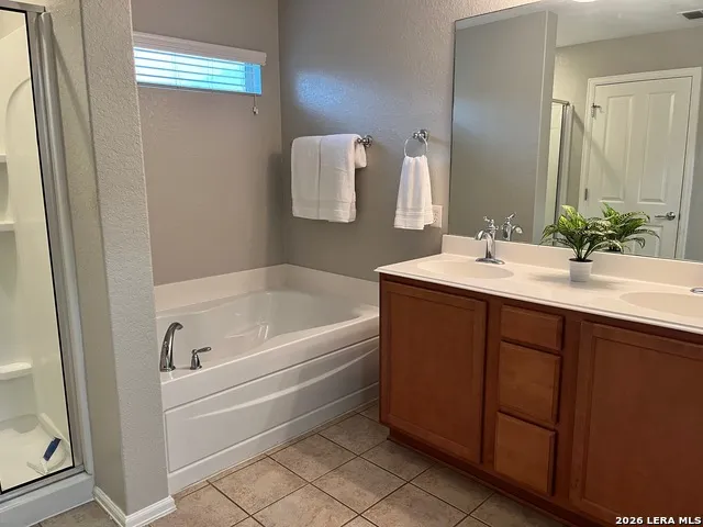 3613 STORM RDG Schertz, TX 78108