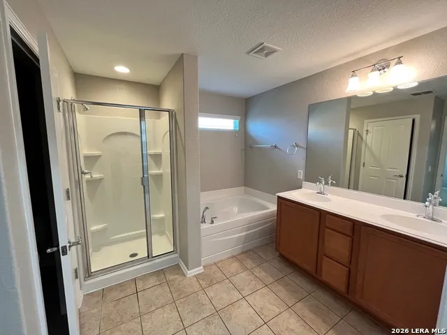 3613 STORM RDG Schertz, TX 78108
