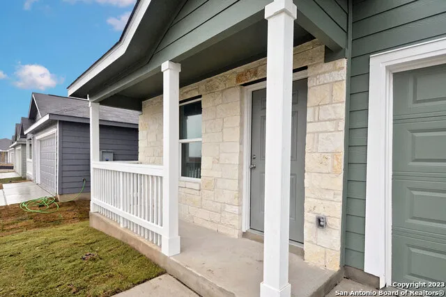 3812 Far Horizon Seguin, TX 78155