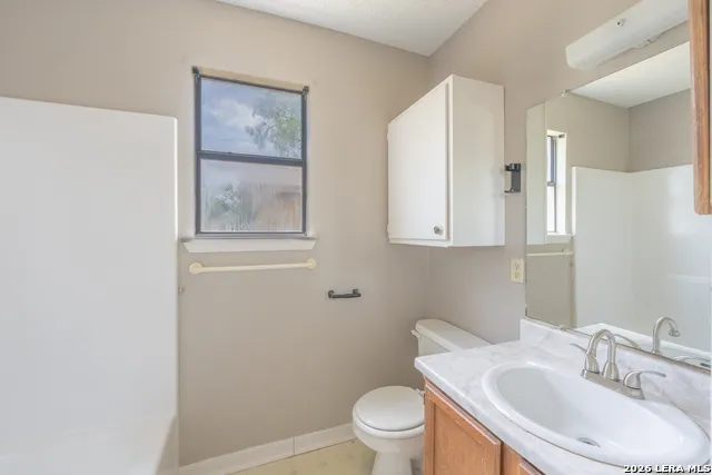 1515 Geneva St Castroville, TX 78009