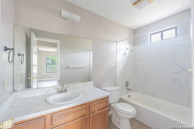 1515 Geneva St Castroville, TX 78009