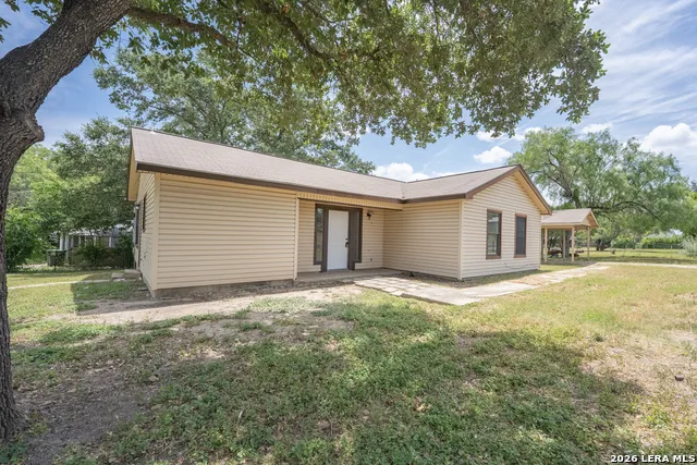 1515 Geneva St Castroville, TX 78009