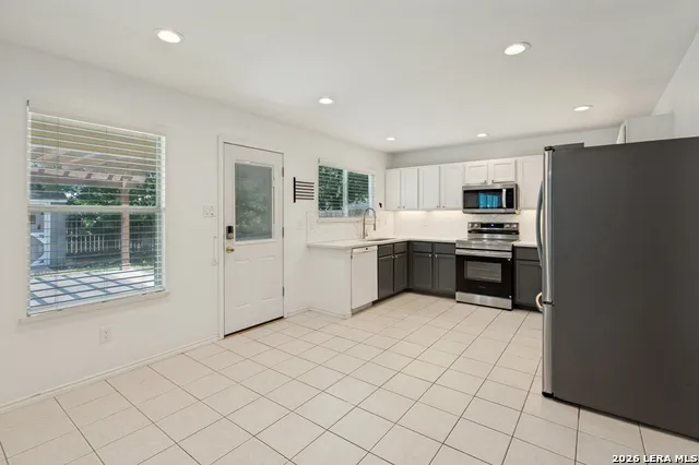 153 Hanging Moss Cibolo, TX 78108