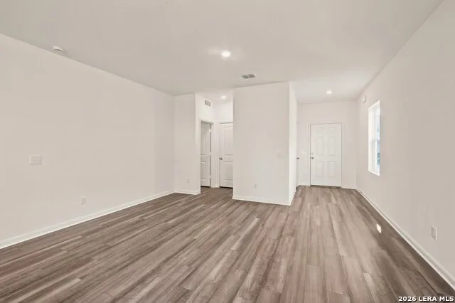 1117 King Eider Adkins, TX 78101
