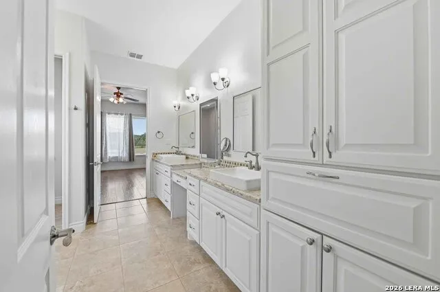 103 William Tobin Blanco, TX 78606