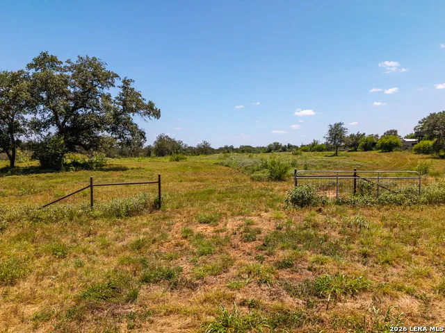 509 BUTTER LN Seguin, TX 78155