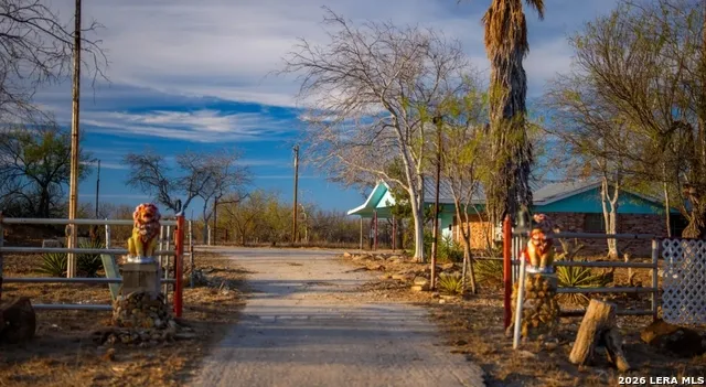 1799 Shumaca Road Carrizo Springs, TX 78834