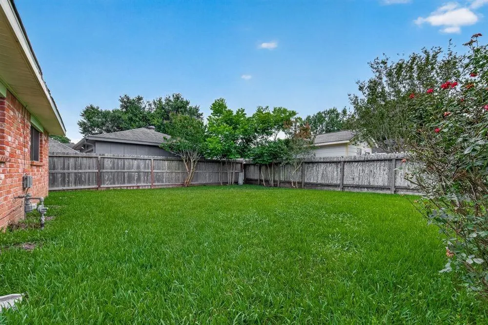 1519 Hitherfield Drive Sugar Land, TX 77498