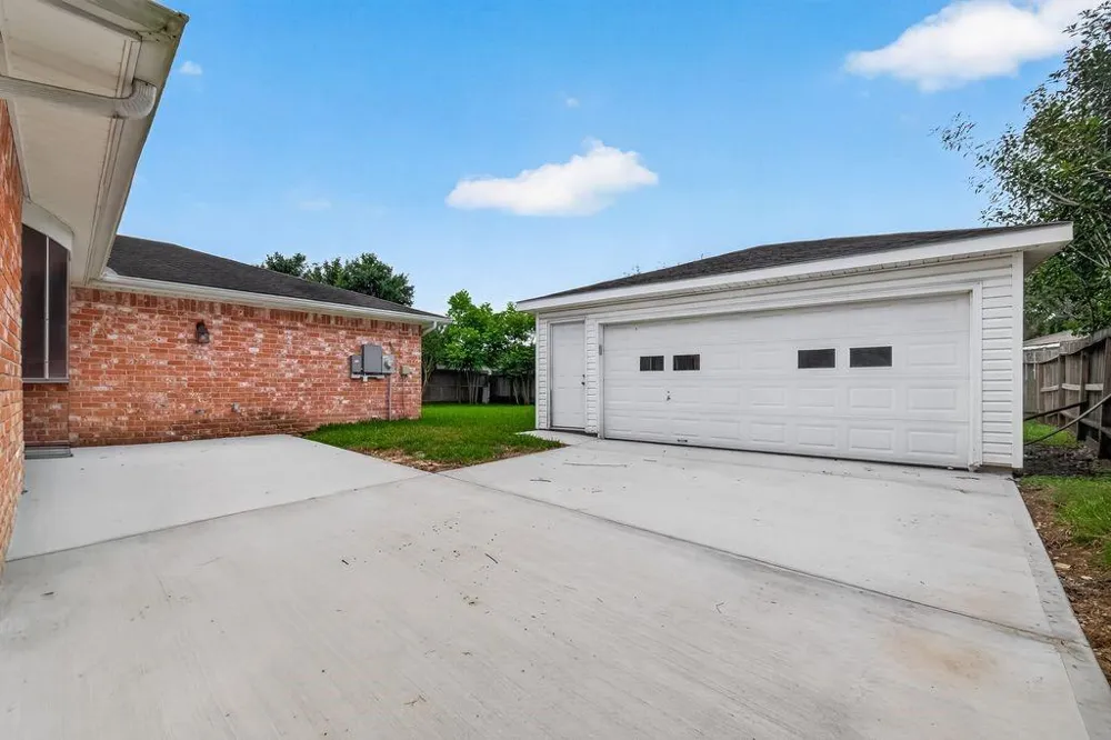1519 Hitherfield Drive Sugar Land, TX 77498