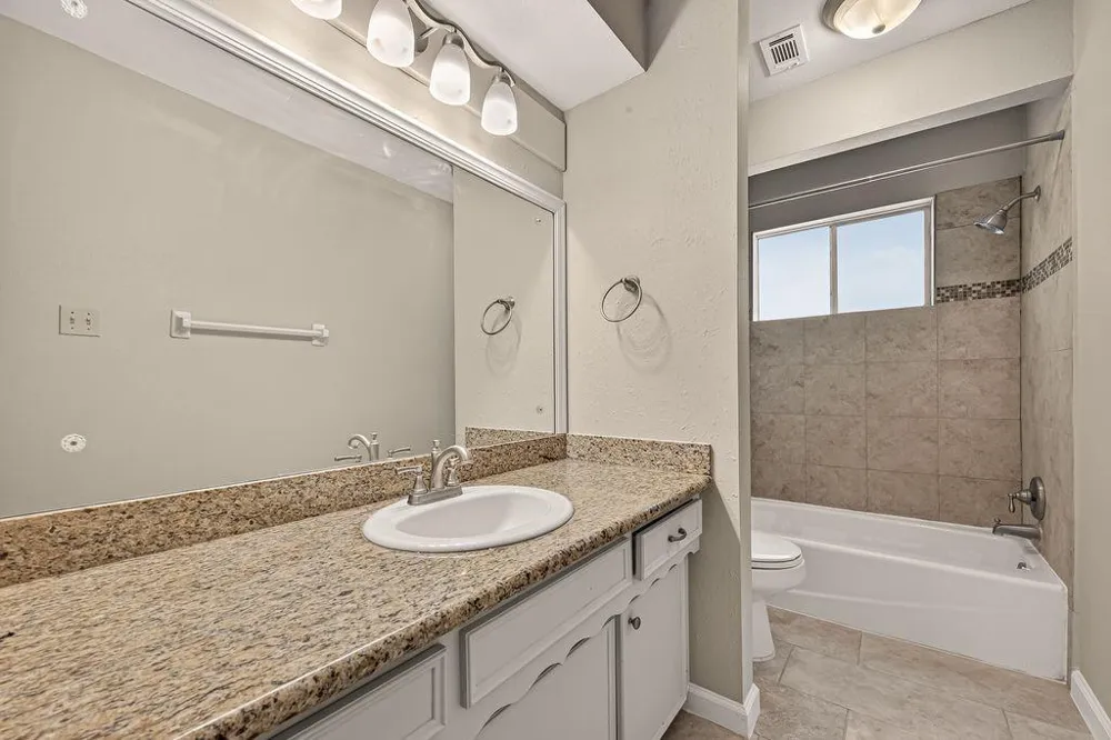 1519 Hitherfield Drive Sugar Land, TX 77498